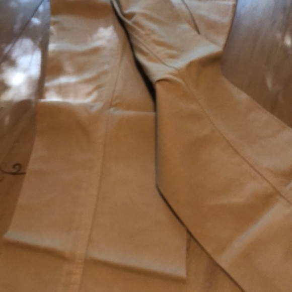 Women’s Carhartt khakis 14X32 relaxed fit - Picture 6 of 7